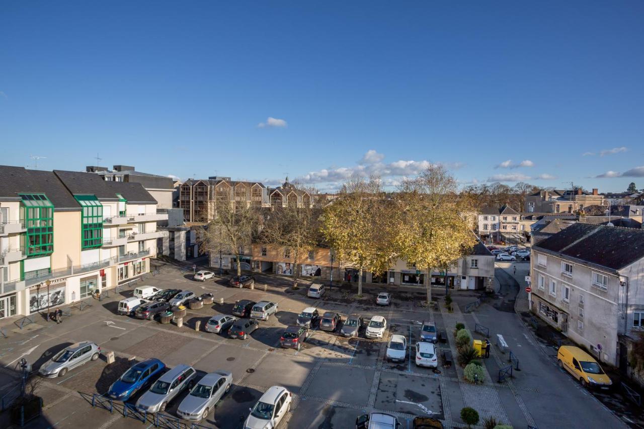 Le Mancini - Parking Et Terrasse Daire Mayenne Dış mekan fotoğraf